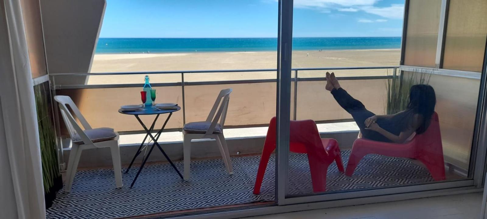 Sur La Plage Пор-ла-Нувель Екстер'єр фото